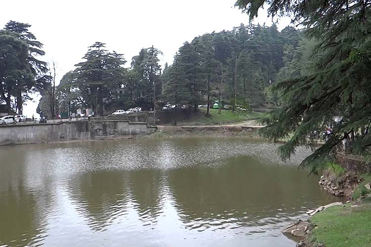 dal lake in dharamshala